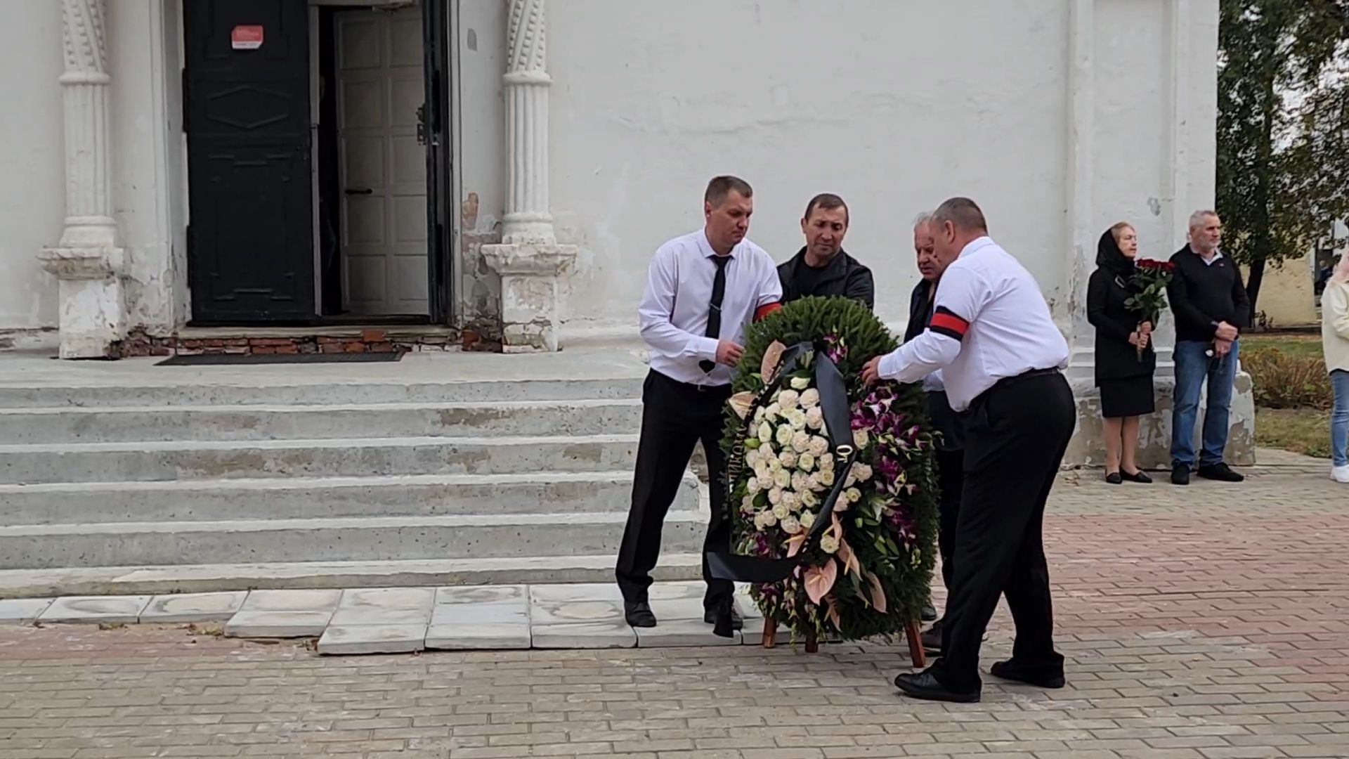 Бронницы, Прощание с Мадяновым, Храм Михаила Архангела, Храмовый комплекс в Бронницах,