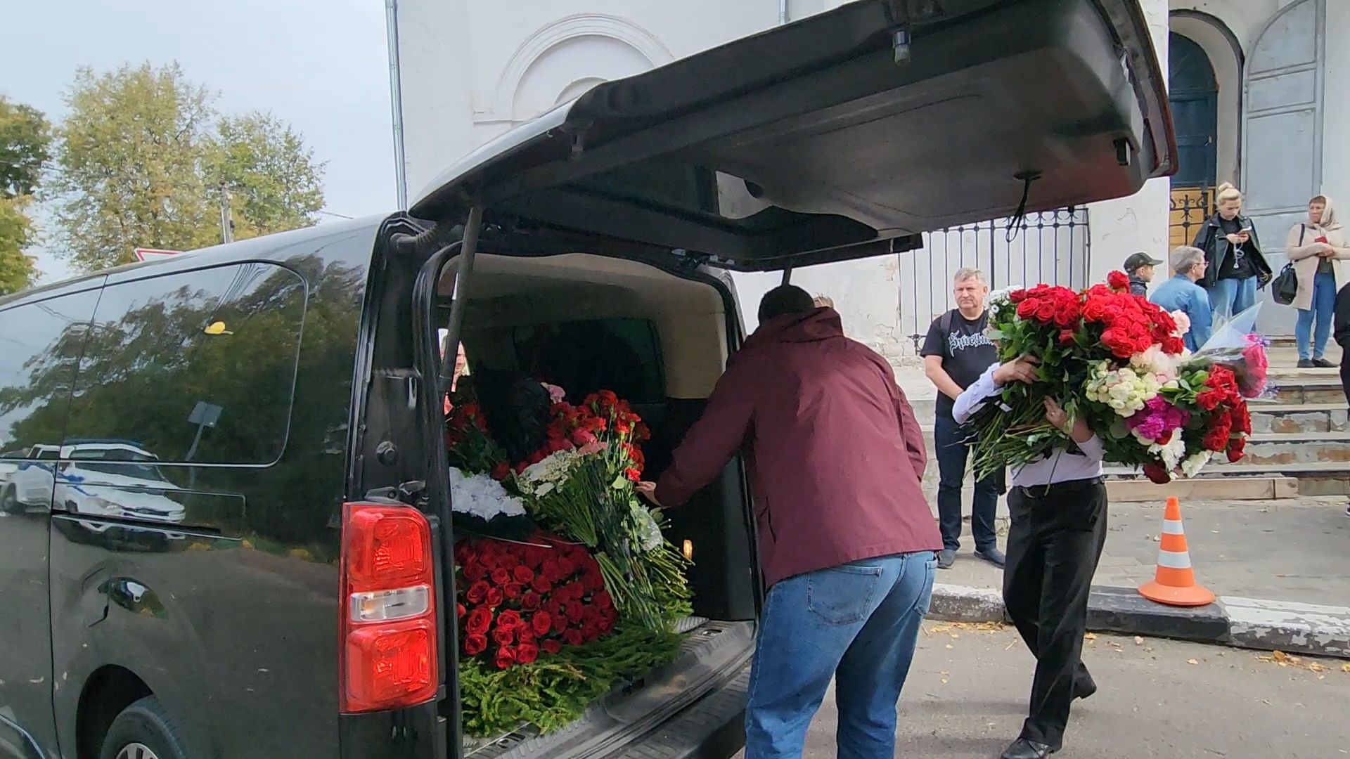 Бронницы, Прощание с Мадяновым, Храм Михаила Архангела, Храмовый комплекс в Бронницах,