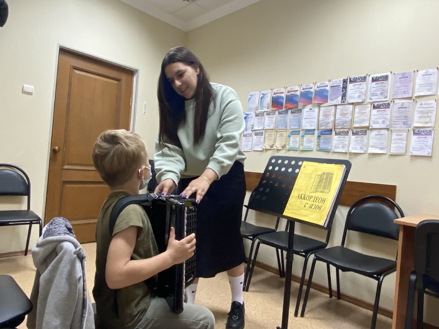 Музыкальная школа, Новый преподаватель, Аккордеон,