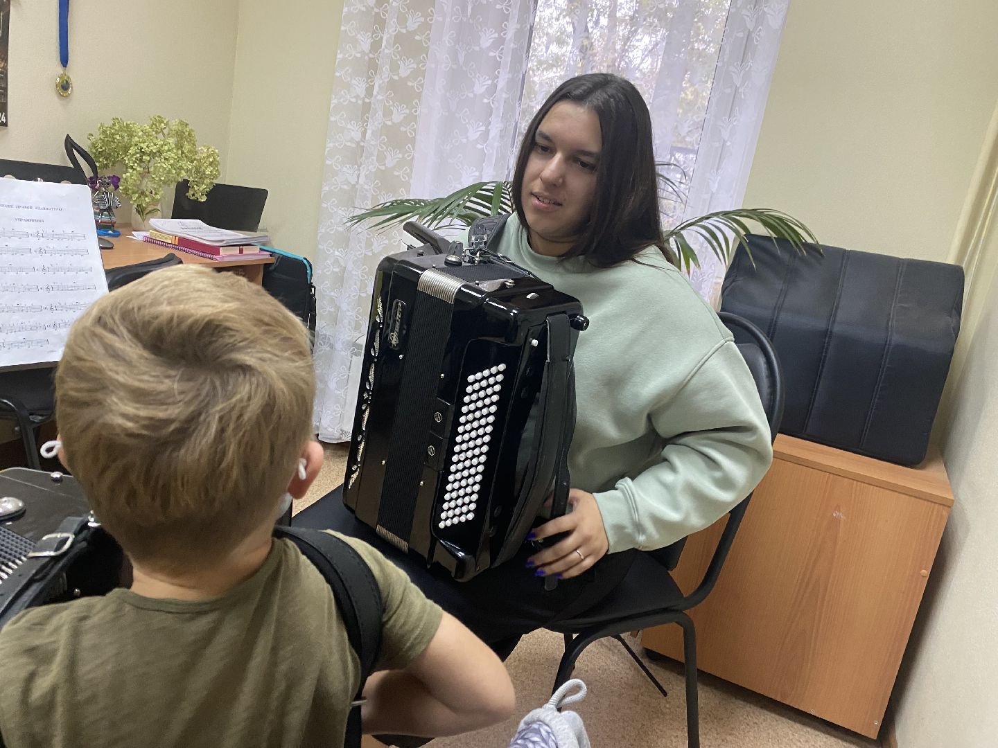 Музыкальная школа, Новый преподаватель, Аккордеон,