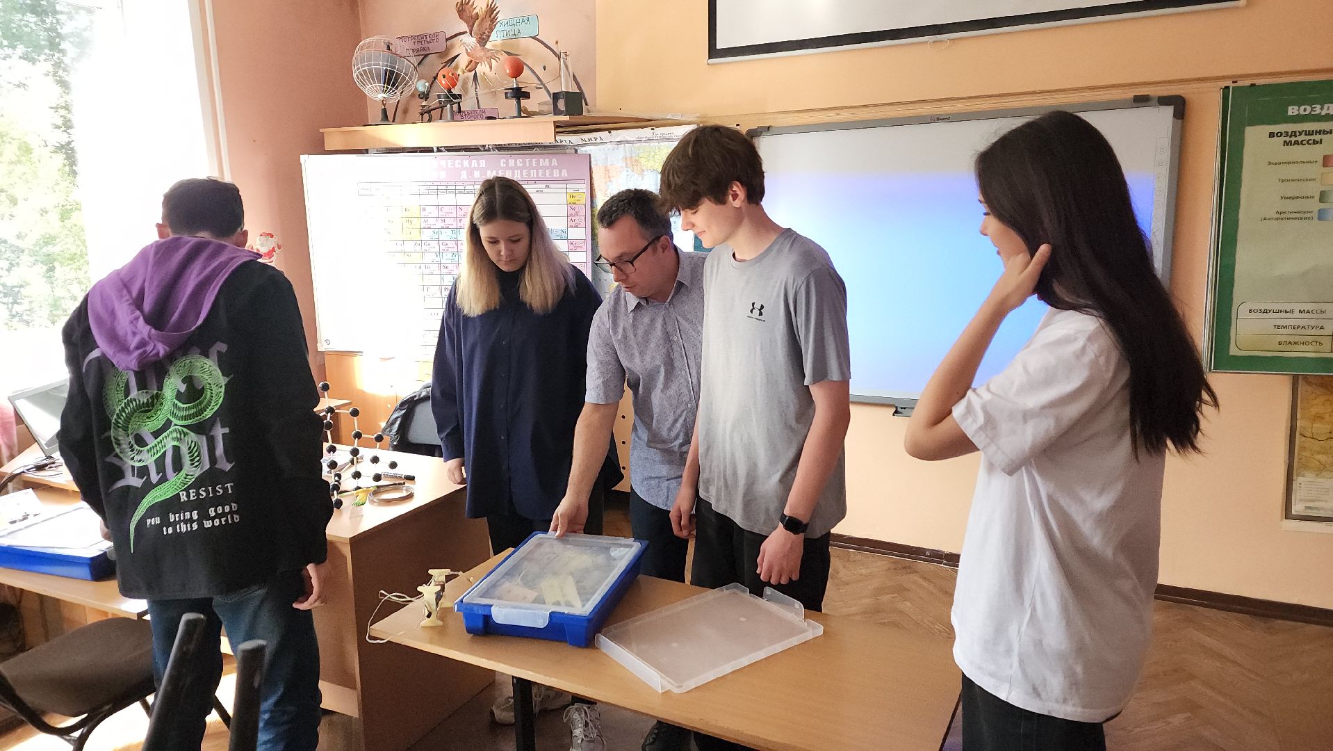 пушкино, пушкинский, лицей, учитель физики, новые технологии, лабораторные занятия, информационные технологии, школьники, знания-сила,