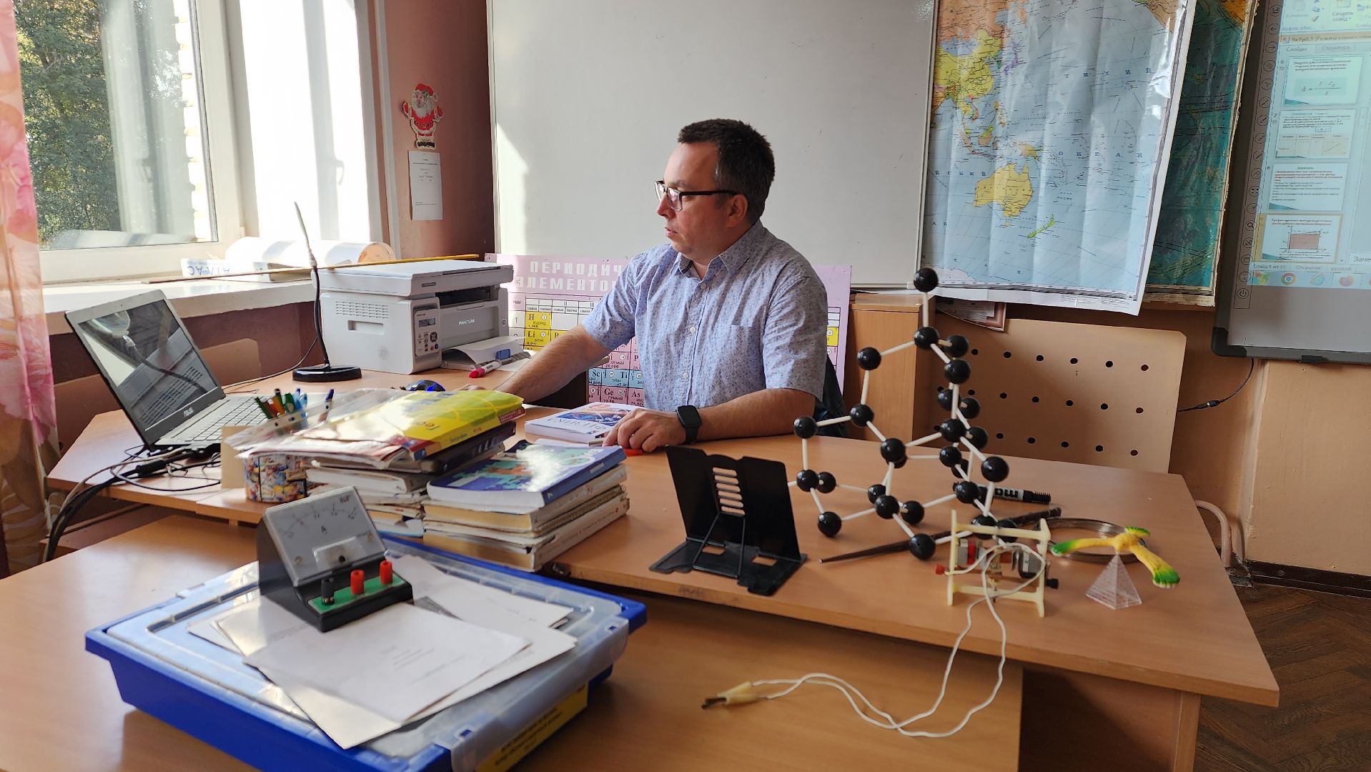 пушкино, пушкинский, лицей, учитель физики, новые технологии, лабораторные занятия, информационные технологии, школьники, знания-сила,