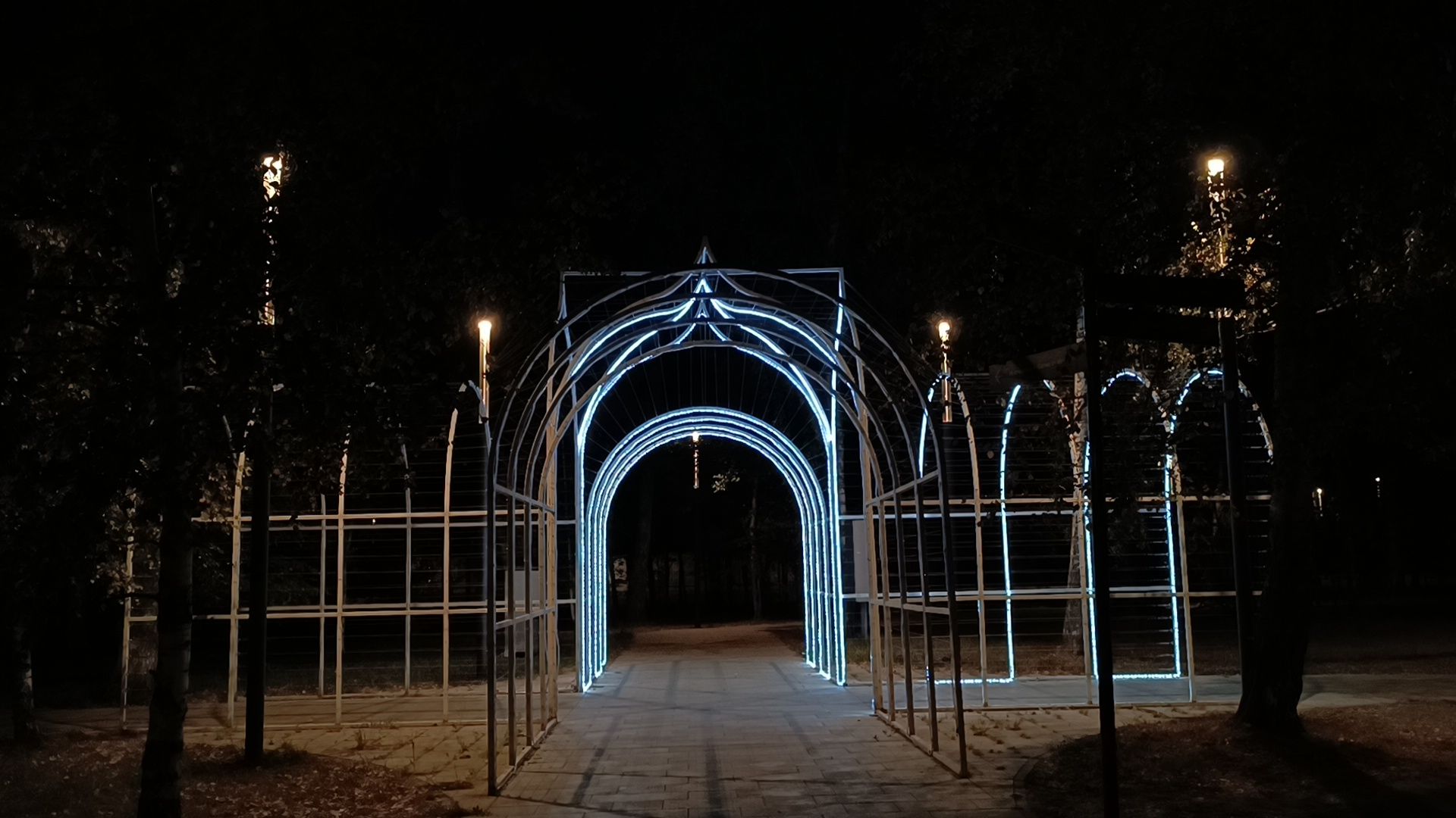 парк, лобня, храм, подсветка,