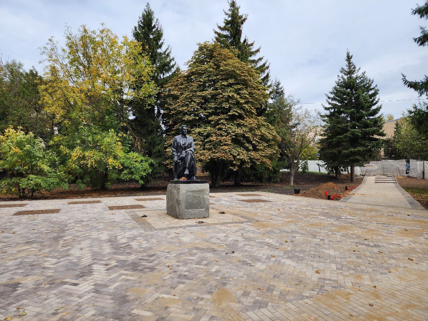 Чехов, бульвар Чехова, реконструкция, благоустройство, строительство, фонтан, малые архитектурные формы, пешеходные дорожки, нацпроект жилье и городская среда, готовность объекта, сквер Чехова,