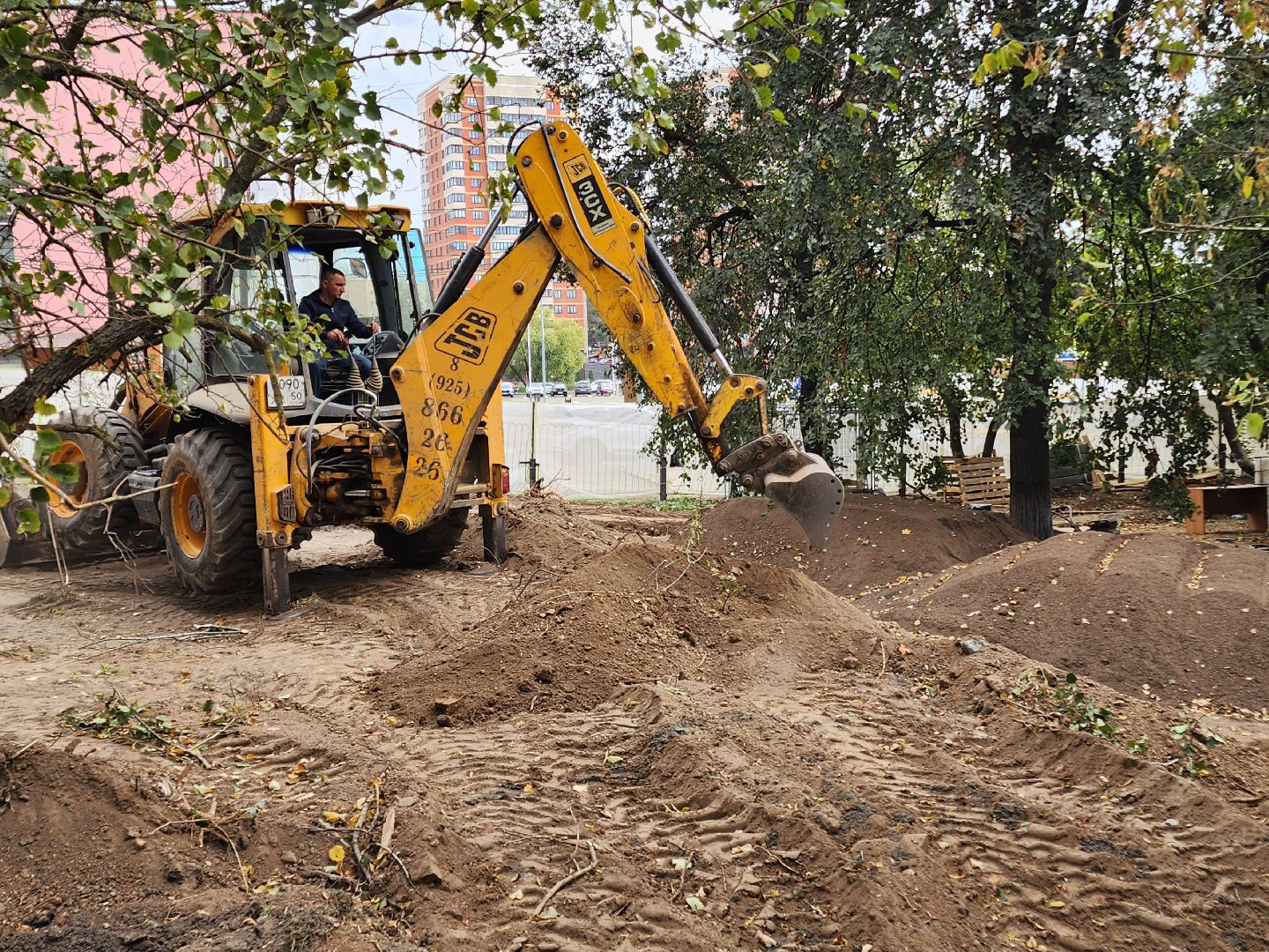 Чехов, бульвар Чехова, реконструкция, благоустройство, строительство, фонтан, малые архитектурные формы, пешеходные дорожки, нацпроект жилье и городская среда, готовность объекта, сквер Чехова,