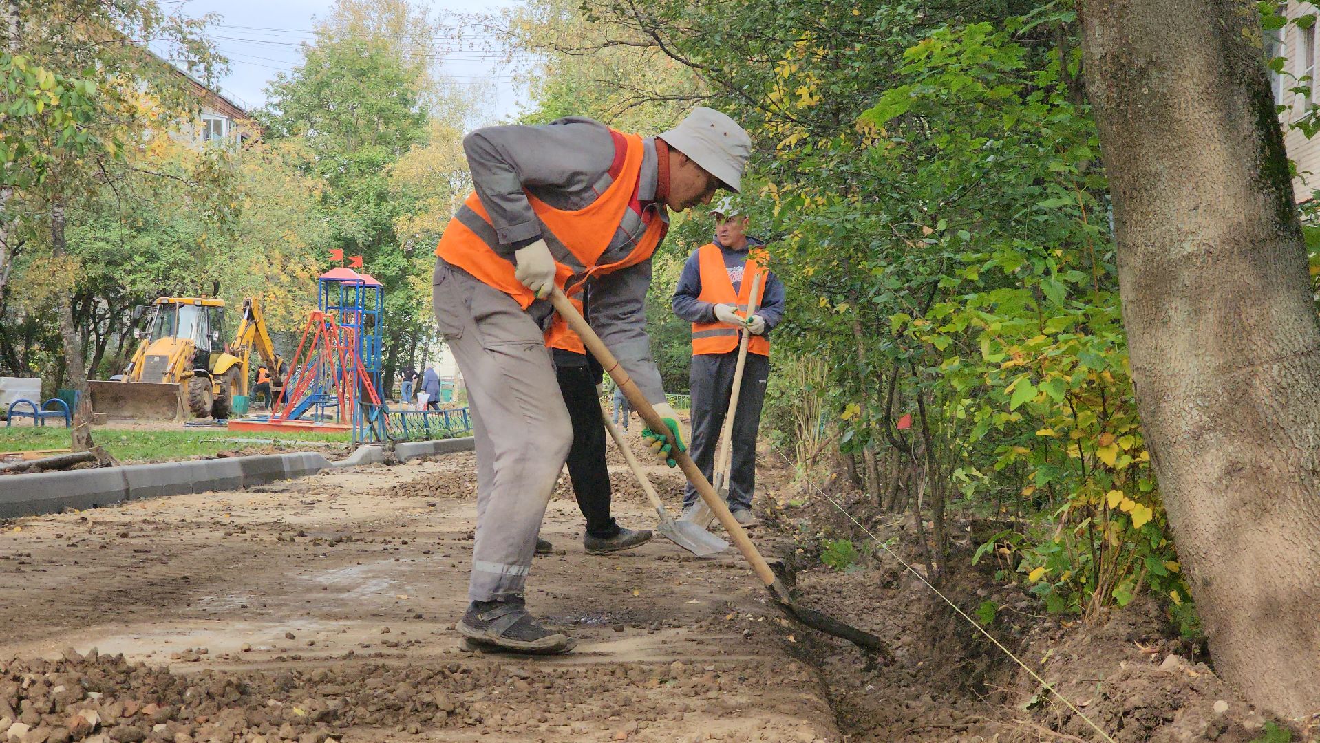 благоустройство дворов, бордюрный камень, Лобня,