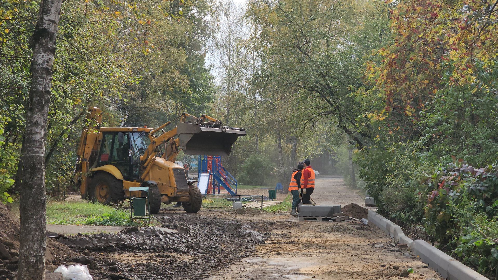 благоустройство дворов, бордюрный камень, Лобня,