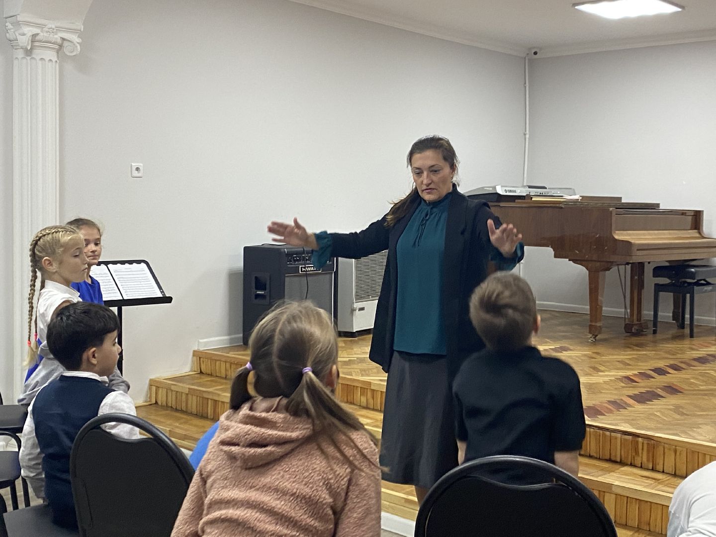 Новый преподаватель, Хор, Музыкальная школа,