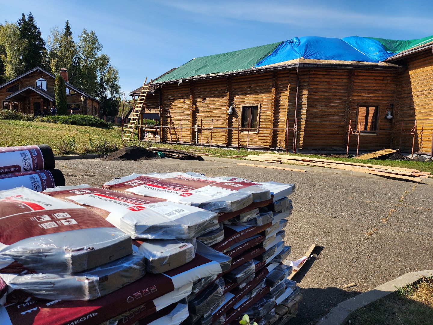 серпухов, ск красные крылья, ремонт кровли, домики для спортсменов, ЖКХ,