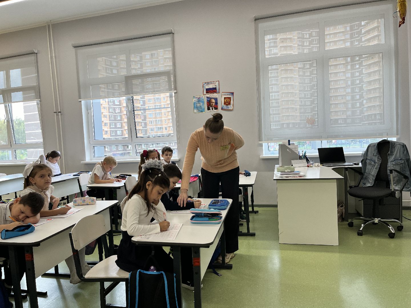 школа, учитель, новый учитель, новый учитель в школе, учитель начальных классов,