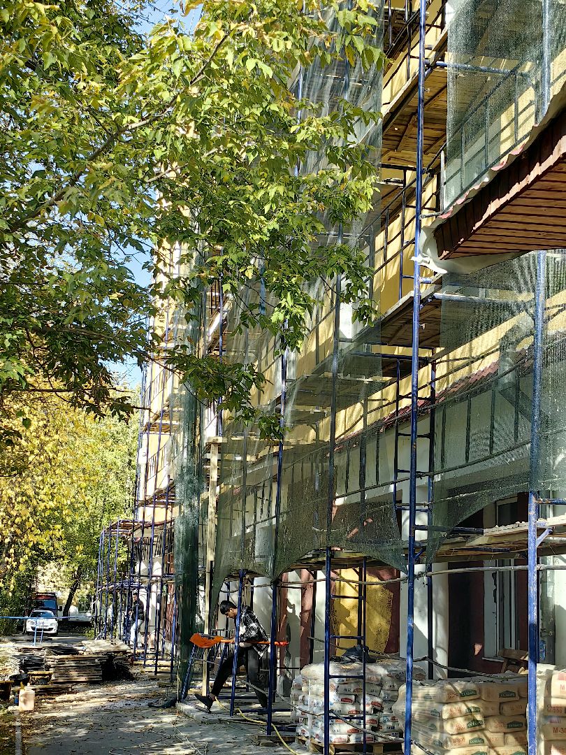 капитальный ремонт, фасад дома, бригада рабочих, Подрядная организация, конструкция, несущая стена,