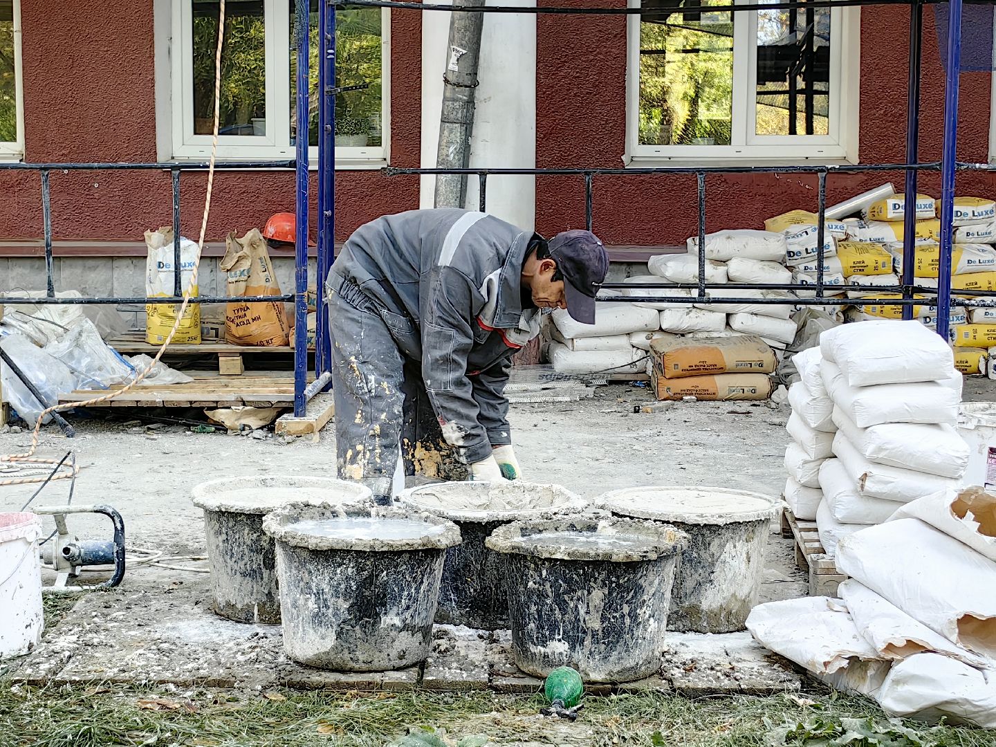 капитальный ремонт, фасад дома, бригада рабочих, Подрядная организация, конструкция, несущая стена,