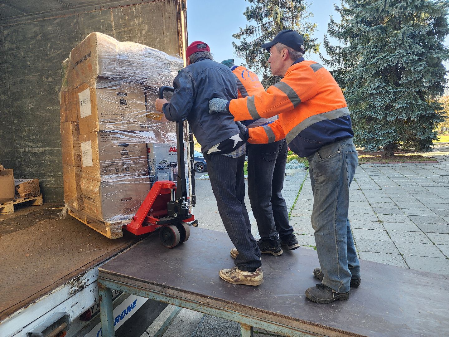 волонтеры подмосковья, гуманитарная помощь, одинцово,