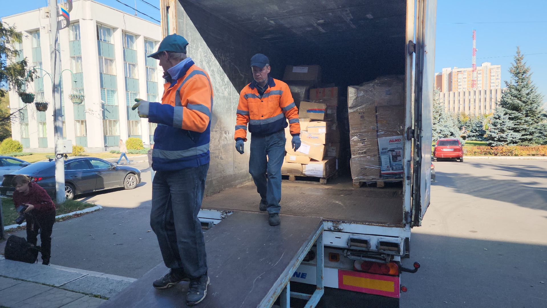 волонтеры подмосковья, гуманитарная помощь, одинцово,