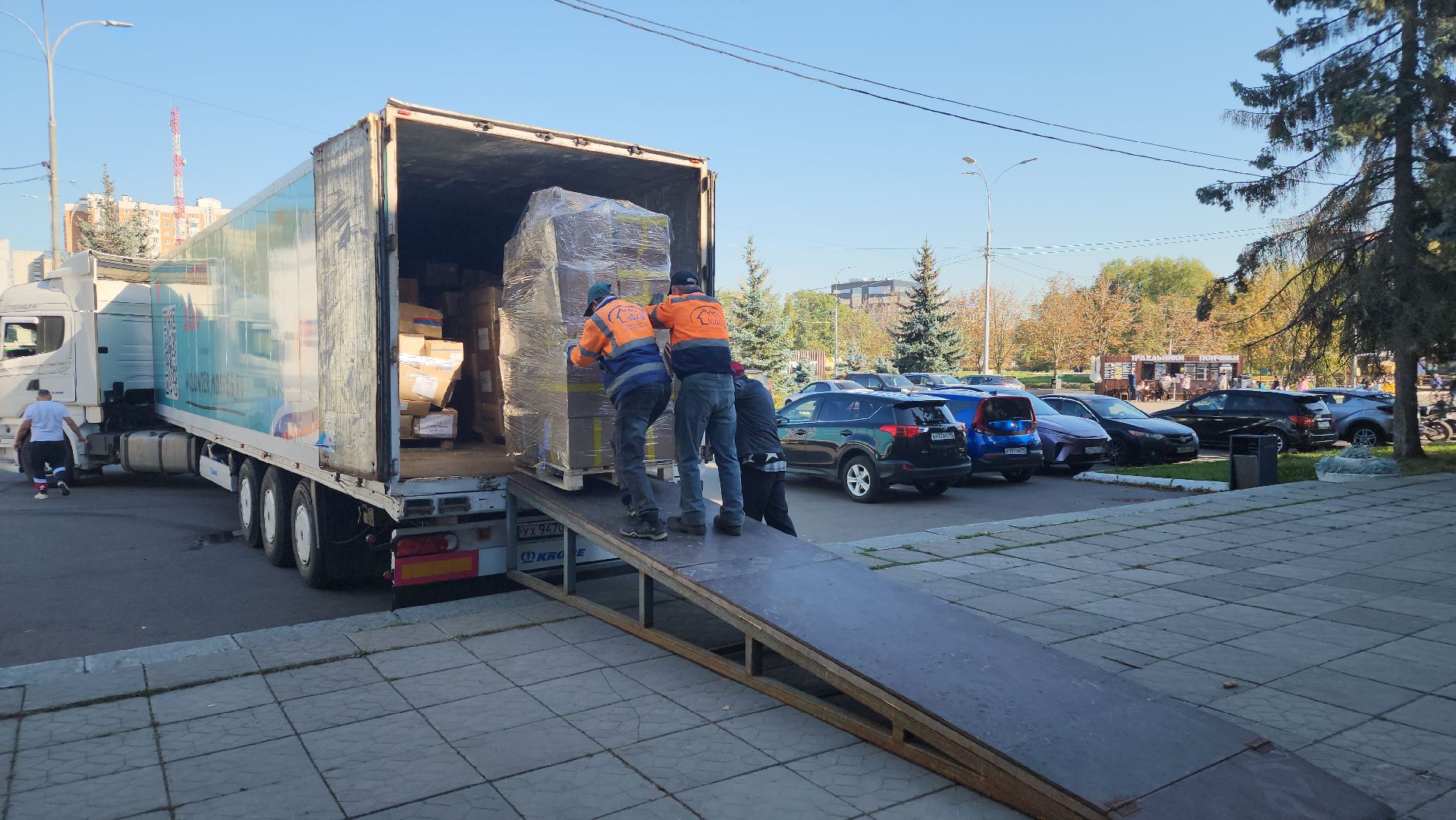 волонтеры подмосковья, гуманитарная помощь, одинцово,