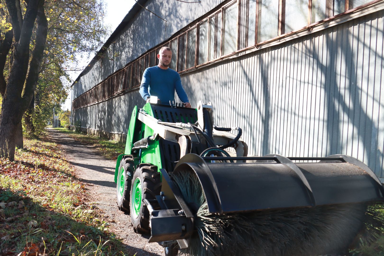погрузчик, благоустровйство, дорожное хозяйство,