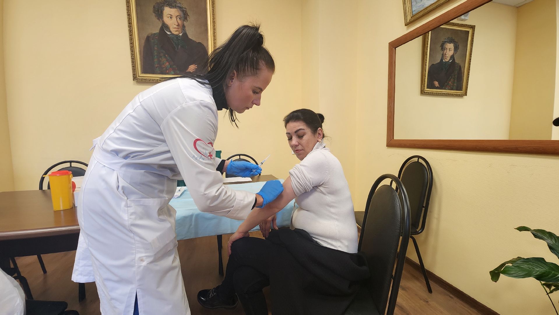 Солнечногорск, медицина, вакцинация от гриппа, старшее поколение, день пожилого человека,