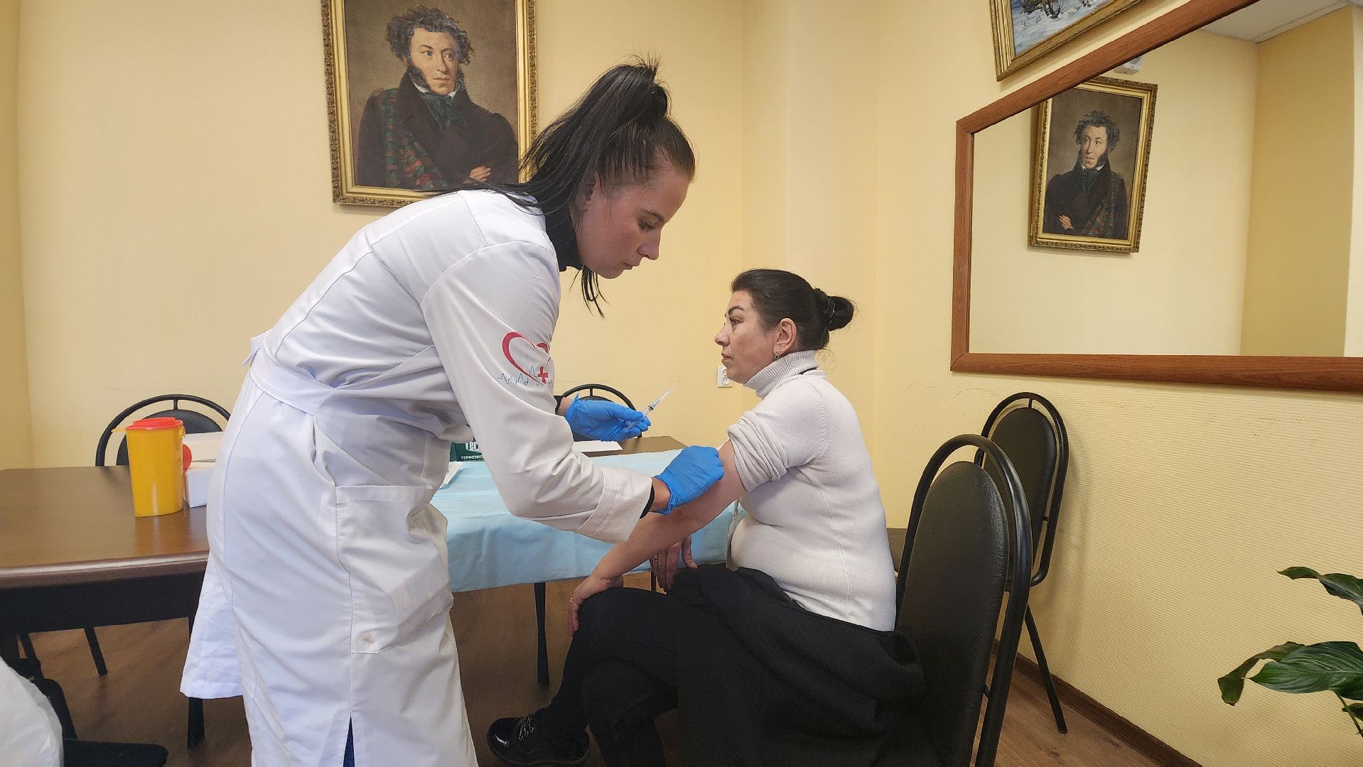 Солнечногорск, медицина, вакцинация от гриппа, старшее поколение, день пожилого человека,