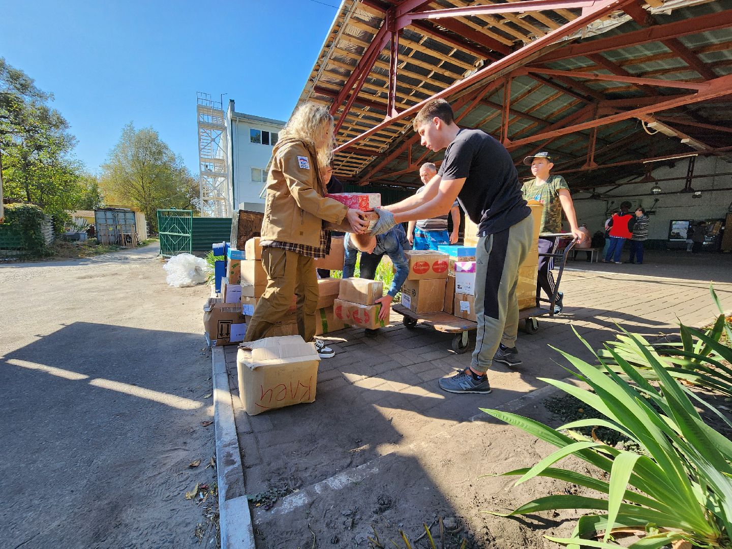 волонтеры подмосковья, гуманитарная помощь, курская область,
