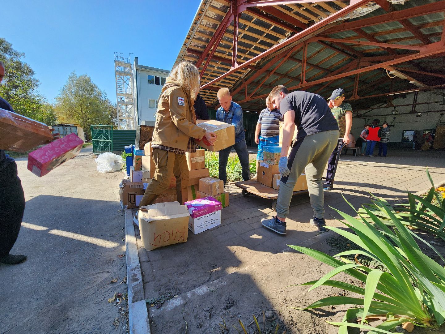 волонтеры подмосковья, гуманитарная помощь, курская область,
