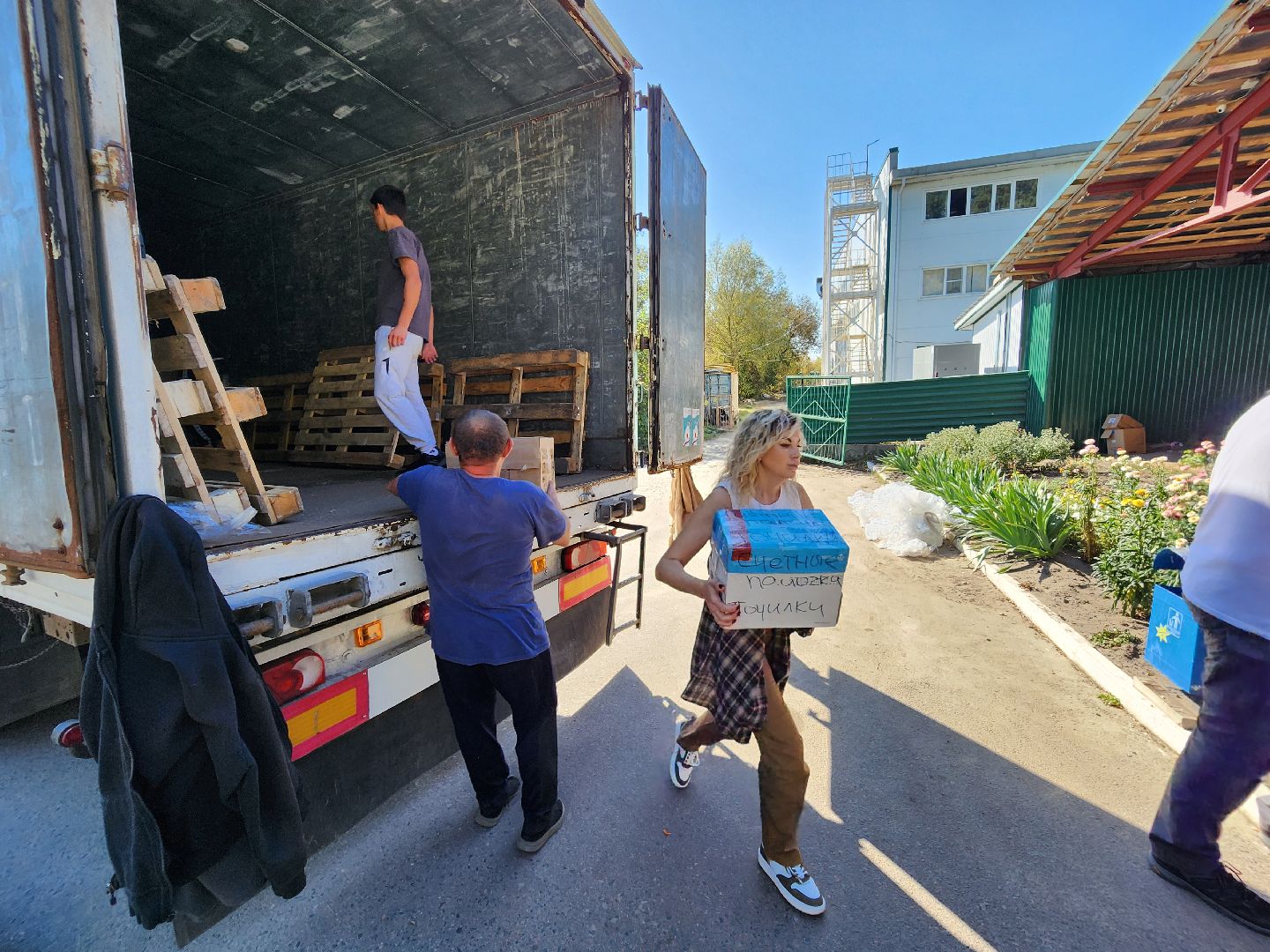 волонтеры подмосковья, гуманитарная помощь, курская область,