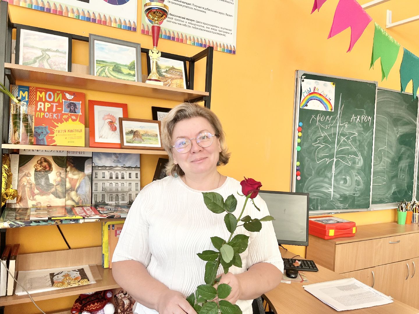 Балашиха, Подмосковье, День учителя, цветы учителю, гимназия 1 имени героя рф баландина, молодая гвардия подмосковья, молодая гвардия Балашиха,