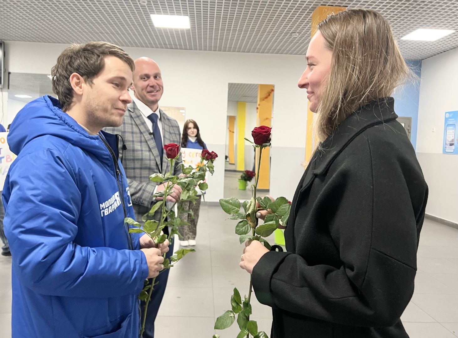 Балашиха, Подмосковье, День учителя, цветы учителю, гимназия 1 имени героя рф баландина, молодая гвардия подмосковья, молодая гвардия Балашиха,