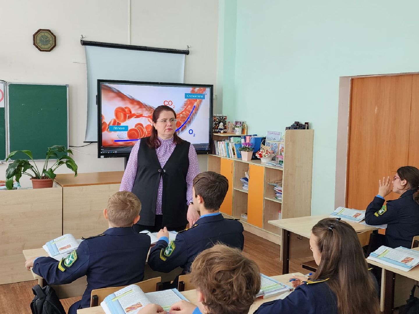 Чехов, поселок Любучаны, Любучанская школа, учитель биологии, Валентина Ратникова, лауреат конкурса, премия губернатора Московской области,лучший учитель-предметник,