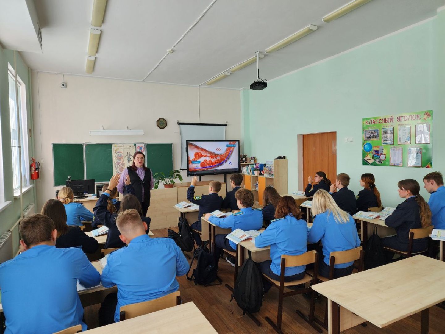 Чехов, поселок Любучаны, Любучанская школа, учитель биологии, Валентина Ратникова, лауреат конкурса, премия губернатора Московской области,лучший учитель-предметник,