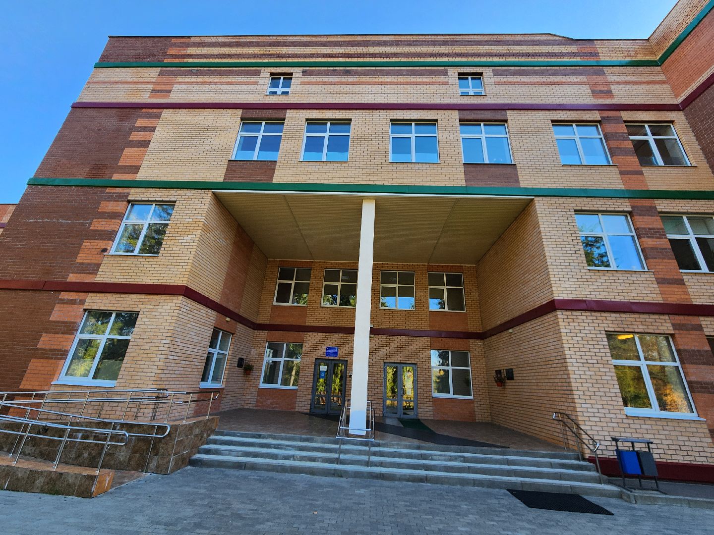 Чехов, поселок Любучаны, Любучанская школа, учитель биологии, Валентина Ратникова, лауреат конкурса, премия губернатора Московской области,лучший учитель-предметник,