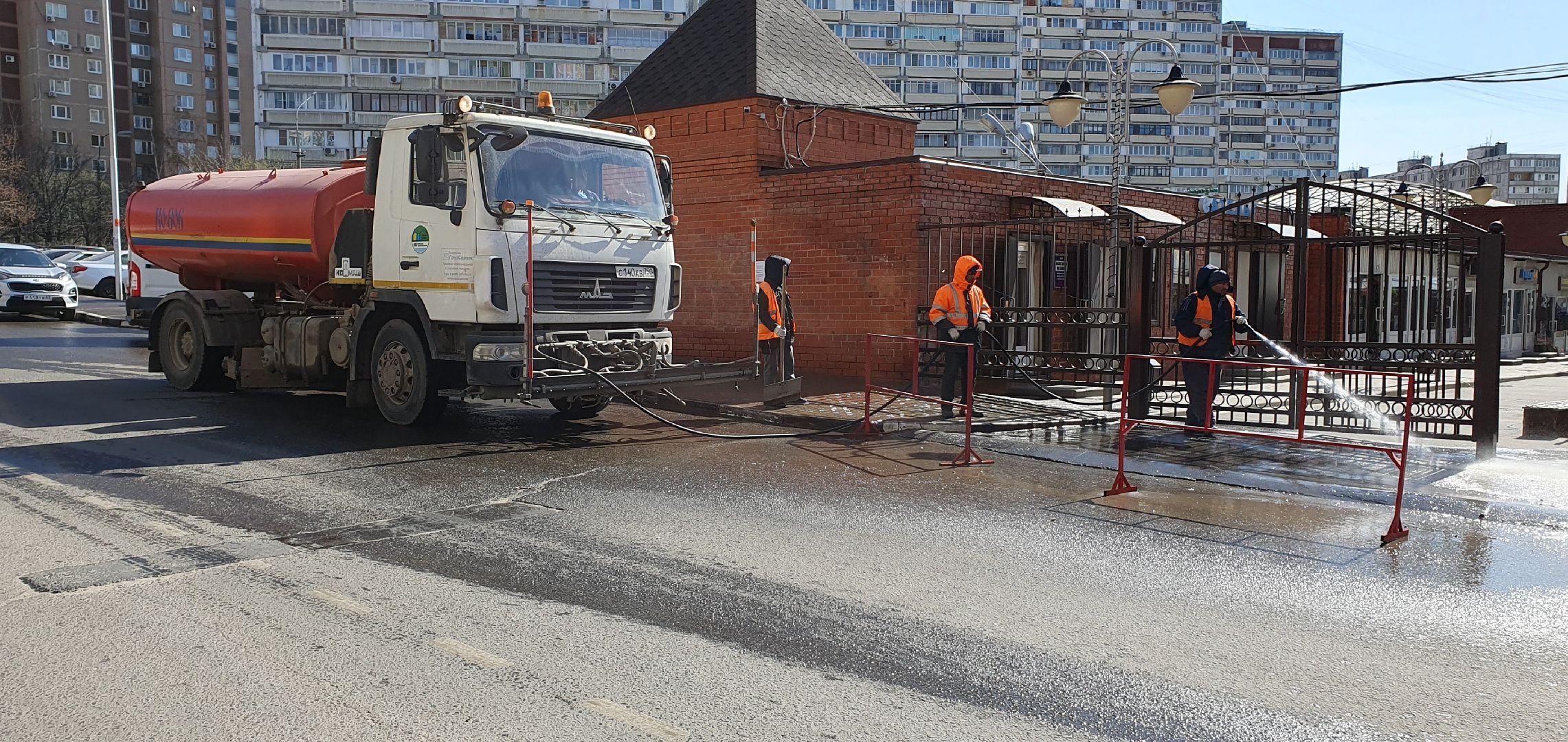 Мойка улиц, благоустройство, месяц чистоты, Дзержинский