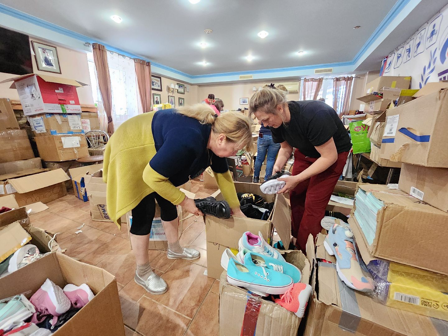 волонтеры подмосковья, гуманитаная помощь, благотворительность, курск, курская область,