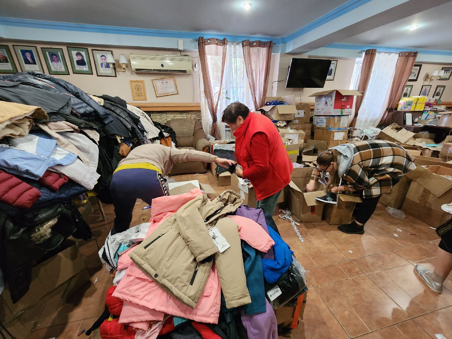 волонтеры подмосковья, гуманитаная помощь, благотворительность, курск, курская область,