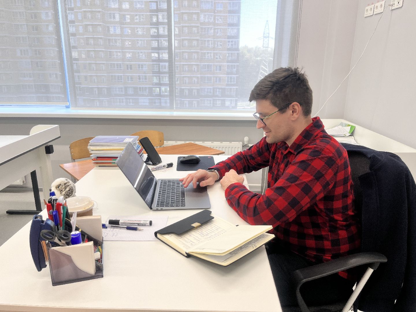 учитель, новый учитель, школа, новый учитель в школе, учитель истории,