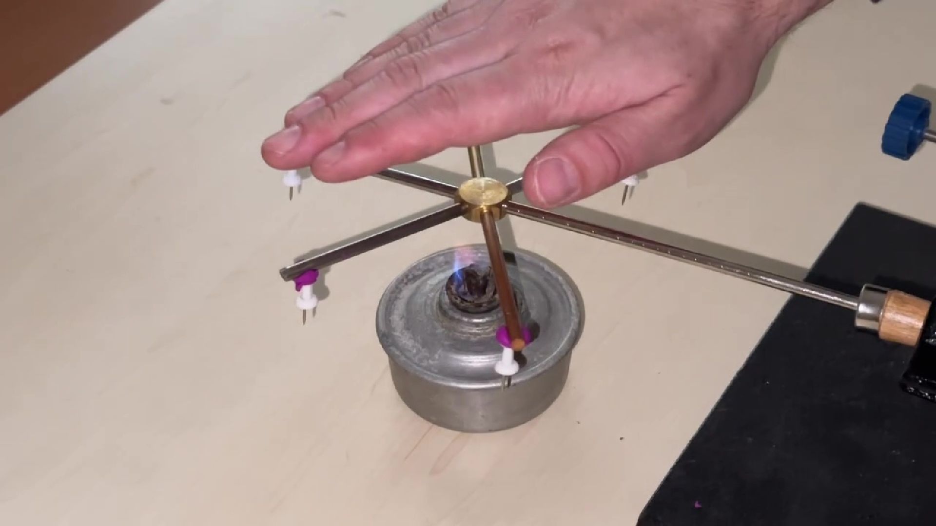 Реутов, учитель года, Юрий Уробушкин, физика, премия, физика на английском,