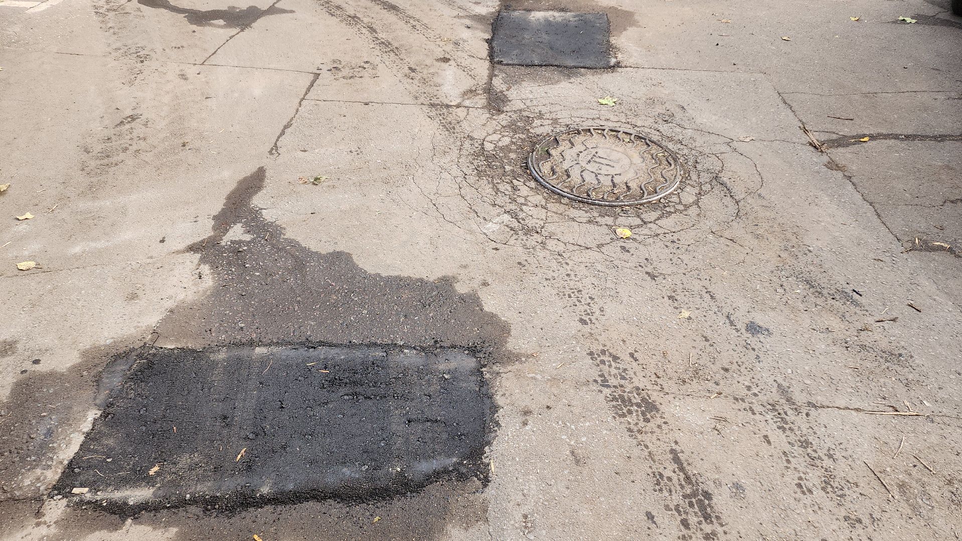 Домодедово, Подмосковье, Дороги, ЖКХ, Ямочный ремонт, замена асфальта во дворе,