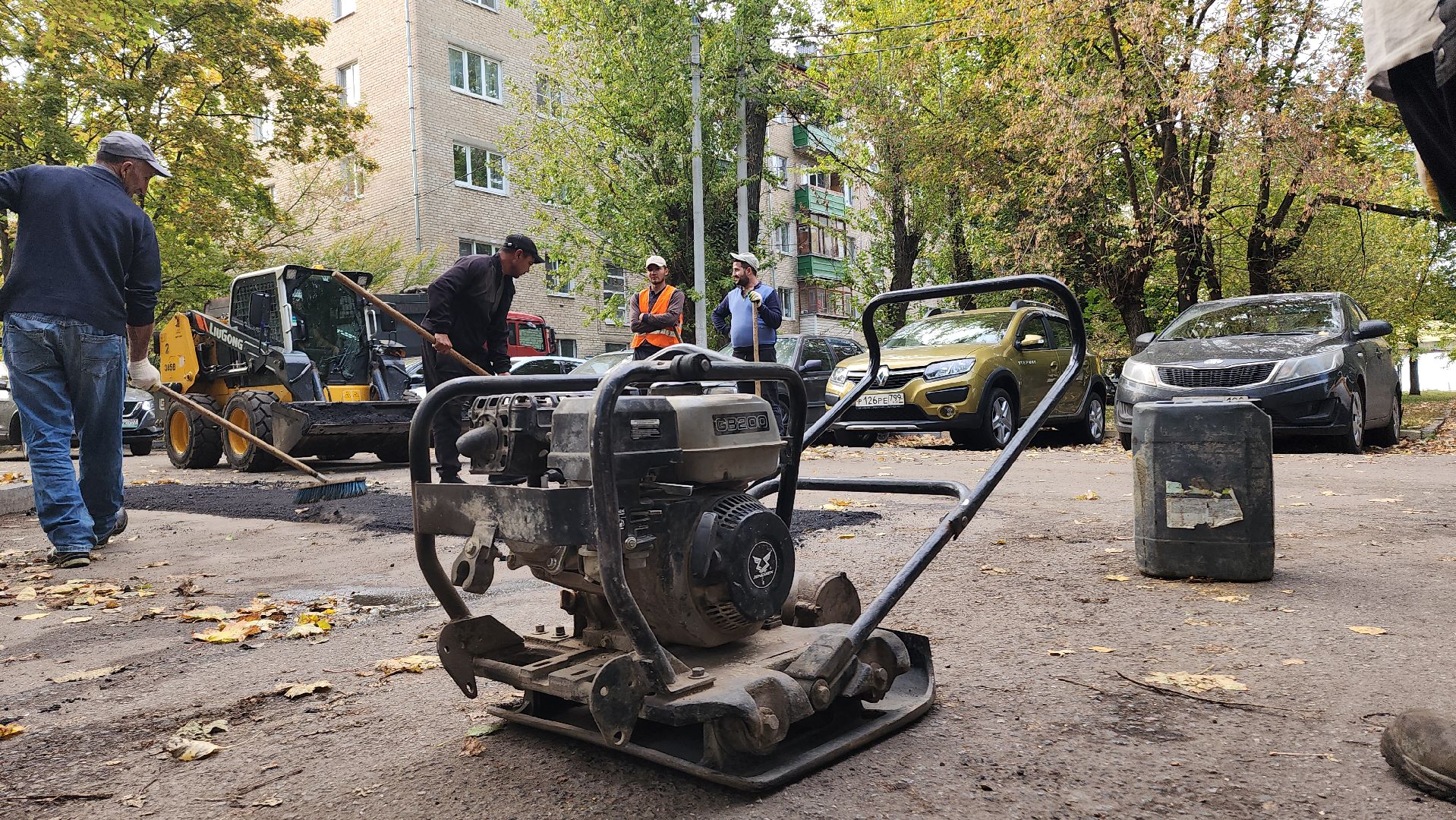 Домодедово, Подмосковье, Дороги, ЖКХ, Ямочный ремонт, замена асфальта во дворе,