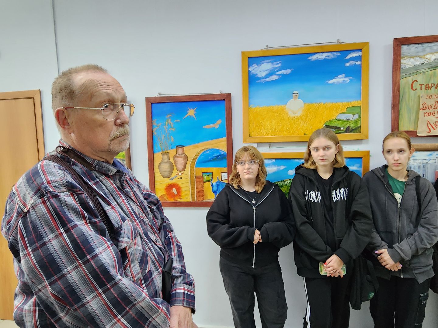 выставка картин, волоколамск, библиотека, культура,