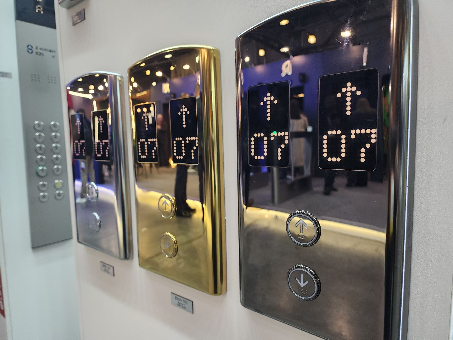 Красногорск, крокус экспо, лифты, выставка,