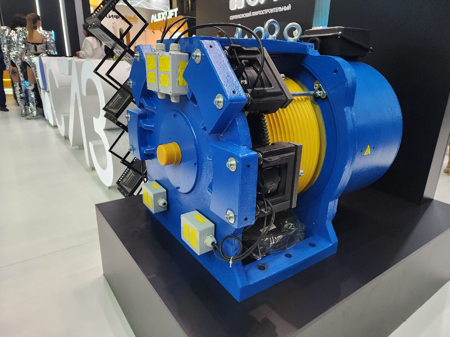 Красногорск, крокус экспо, лифты, выставка,