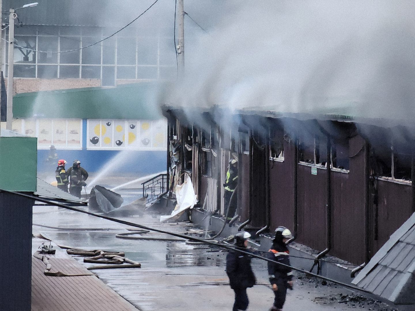 ногинск, жители, общество, пожар, тушение пожара, глуховский рынок, загорелся рынок, мчс, пожарные, чп,