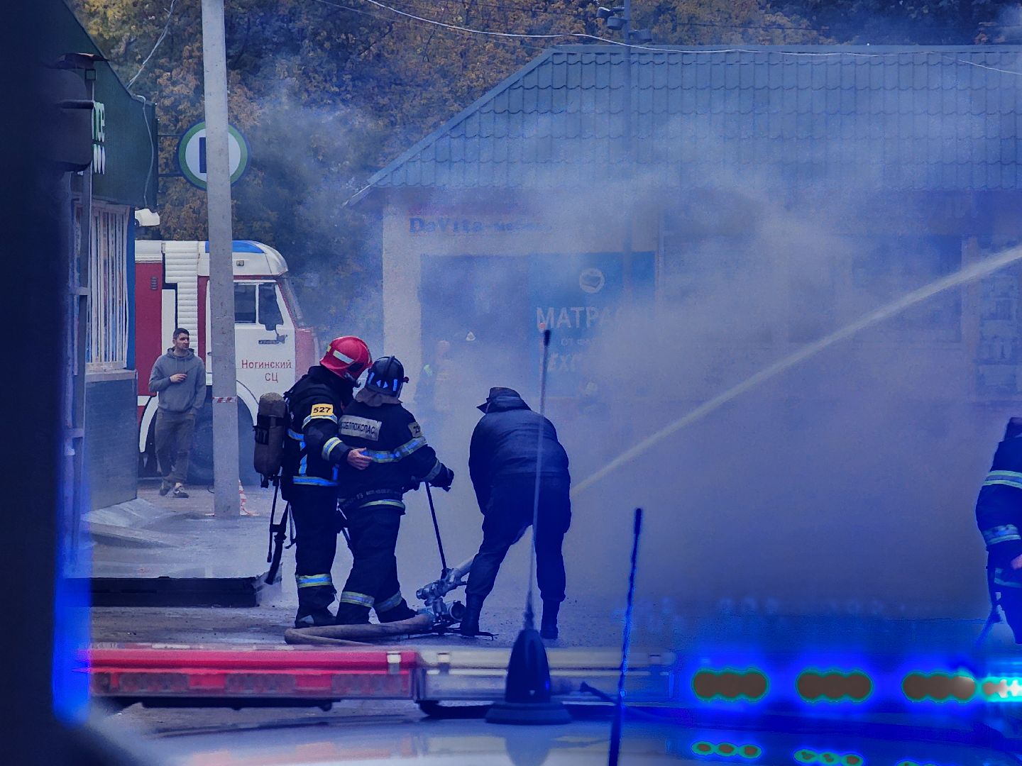 ногинск, жители, общество, пожар, тушение пожара, глуховский рынок, загорелся рынок, мчс, пожарные, чп,