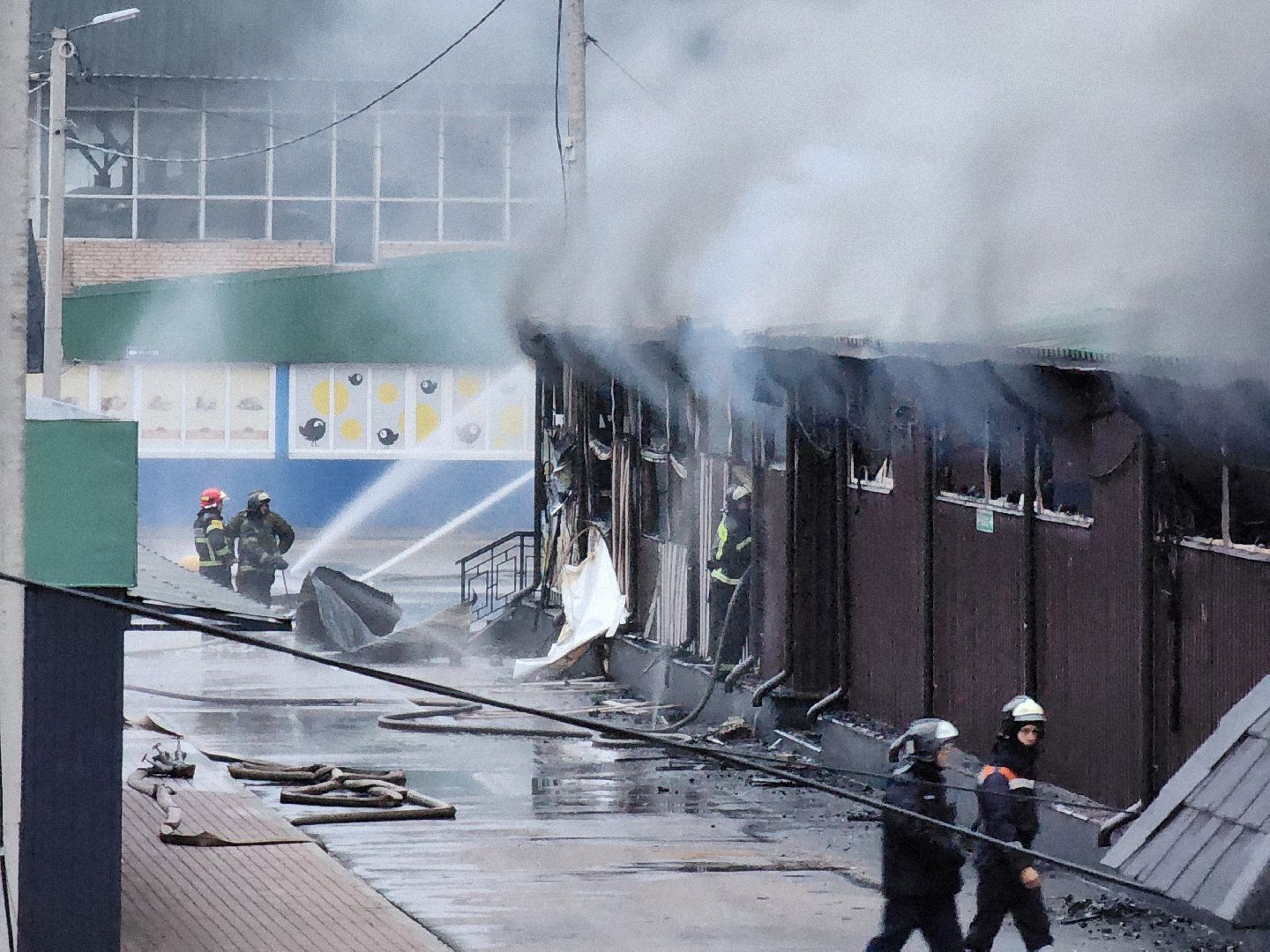 ногинск, жители, общество, пожар, тушение пожара, глуховский рынок, загорелся рынок, мчс, пожарные, чп,