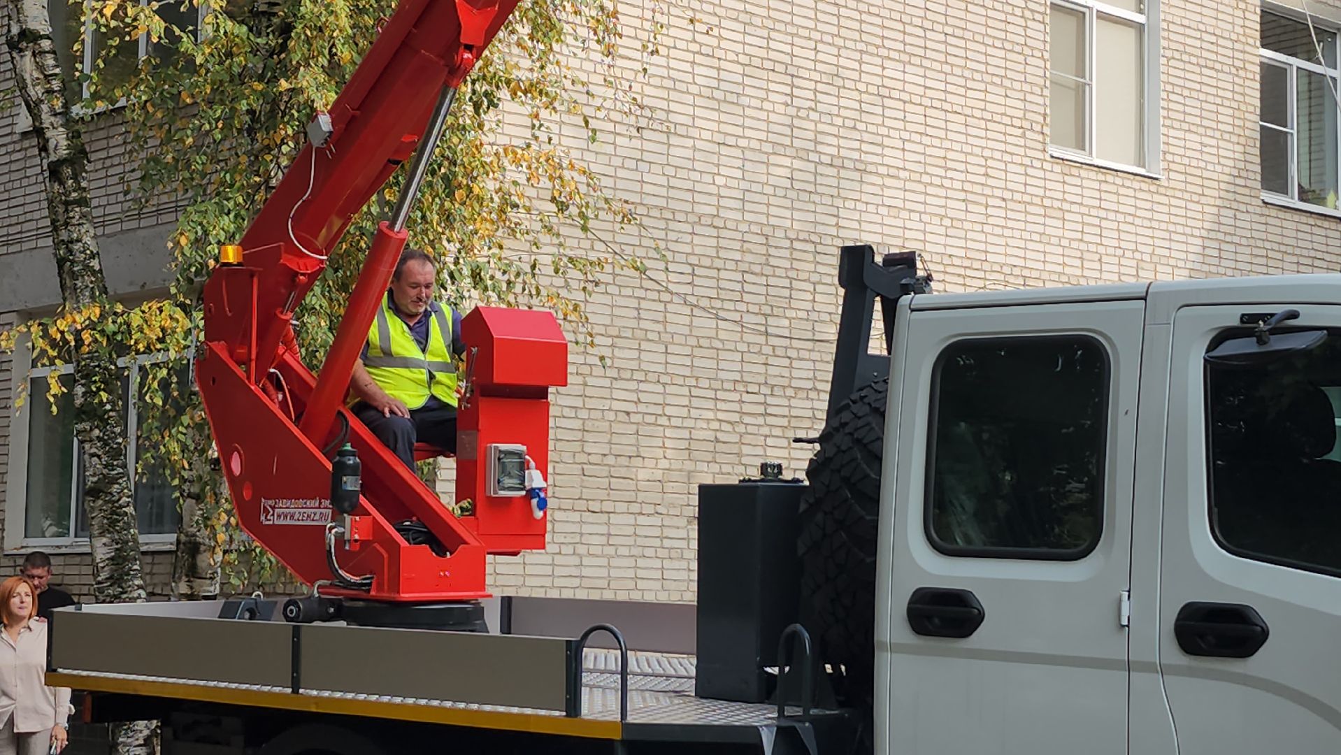 серпухов, автовышка, новая техника, детский сад матрешка, улица серпуховская,