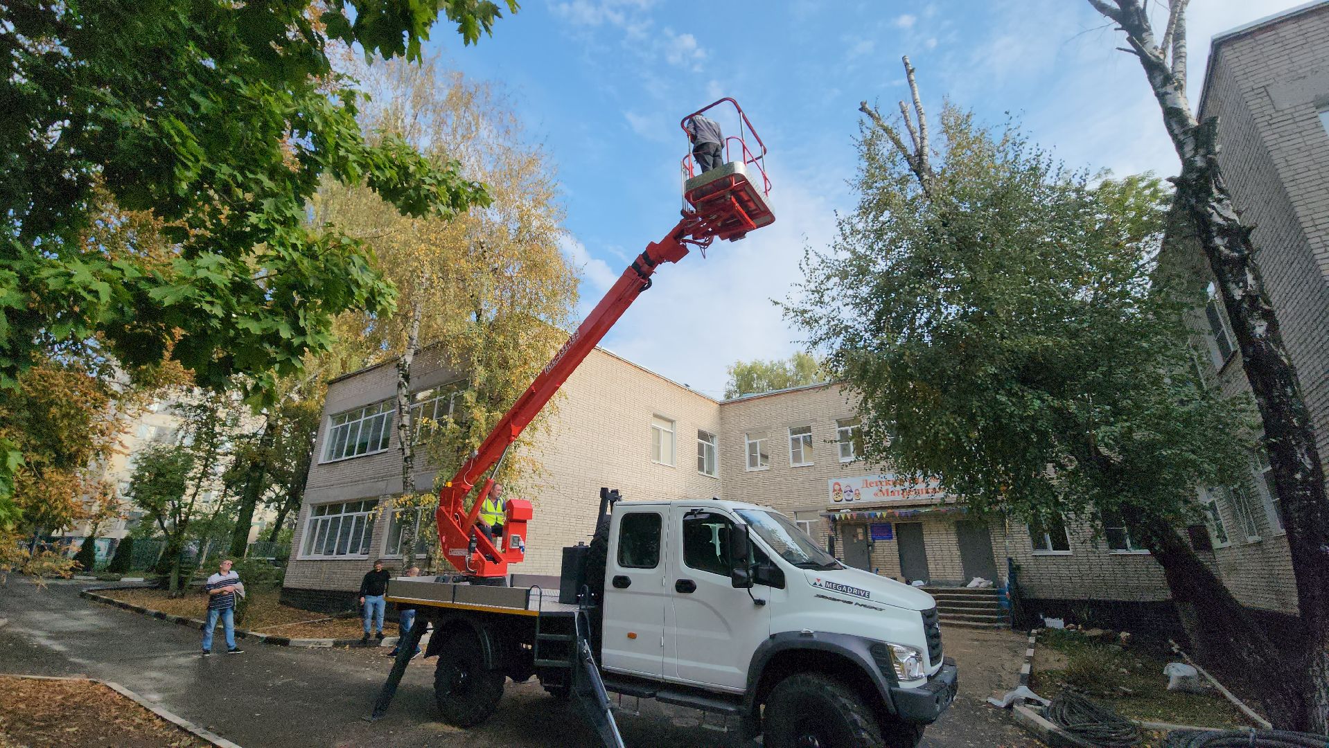 серпухов, автовышка, новая техника, детский сад матрешка, улица серпуховская,