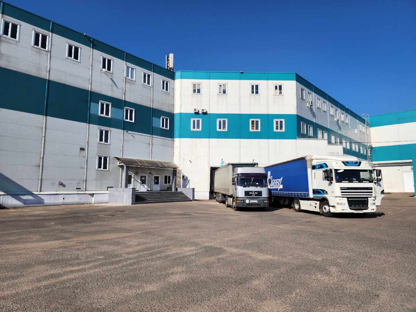 Чехов, мебельная фабрика Бюрократ, расширение производства, новый швейный цех, чехлы для кресел, новые рабочие места, производство мебели,