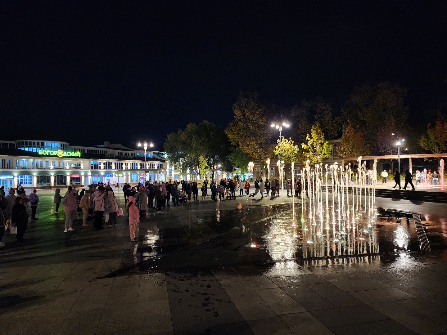 ногинск, жители, общество, фонтанная площадь, шоу фонтанов, концертная программа, фонтаны,