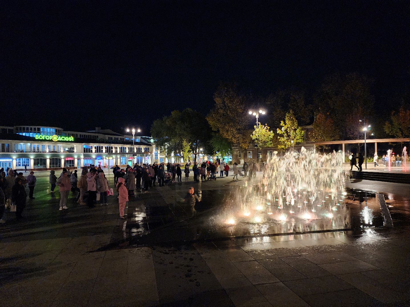 ногинск, жители, общество, фонтанная площадь, шоу фонтанов, концертная программа, фонтаны,