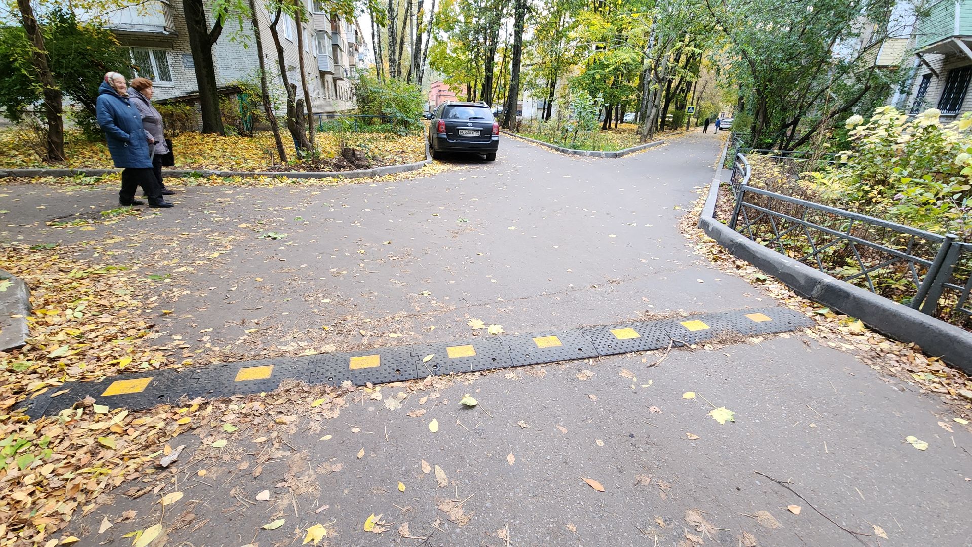 дорожные знаки, дорожные знаки во дворах, лежачие полицейские, благоустройство, дороги, пушкино, безопасность дорожного движения,