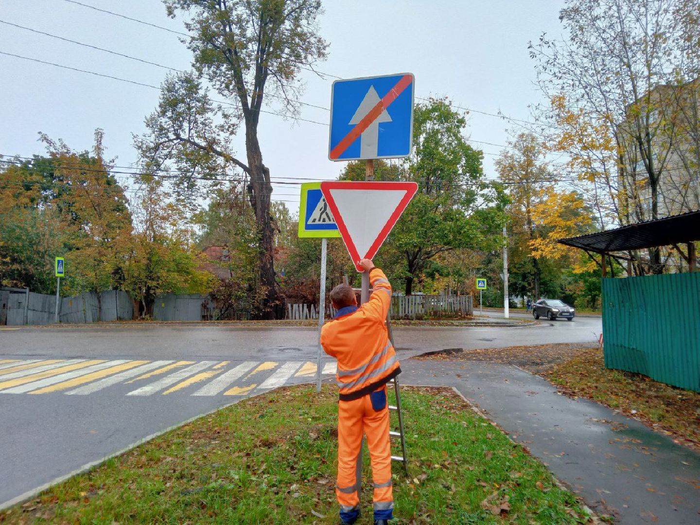 дорожные знаки, дорожные знаки во дворах, лежачие полицейские, благоустройство, дороги, пушкино, безопасность дорожного движения,